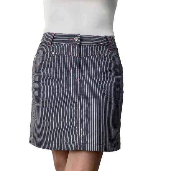 Daily Golf Skirt Skort Sports Women size S
Gray White Pinstripe Pink Threading - Picture 5 of 14